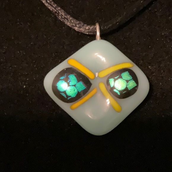 Fused glass dichroic blue pendant handcrafted - Picture 2 of 4